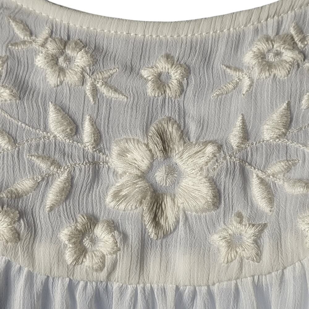 Torrid Size 0 / Large White Sheer to Semi-Sheer Blouse Short Sleeves Embroidered - Picture 13 of 15